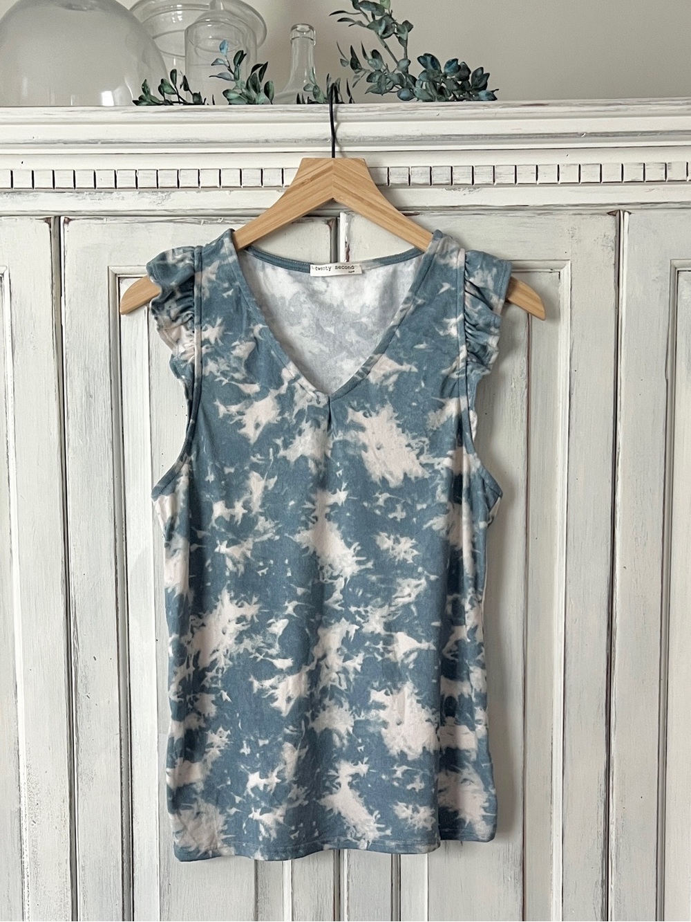 🟠NWT TWENTY SECOND Tie-Dye Ruffle Sleeve Tank Top in Dusty Blue/Cream